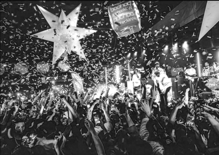 photo of a christmas night at a club